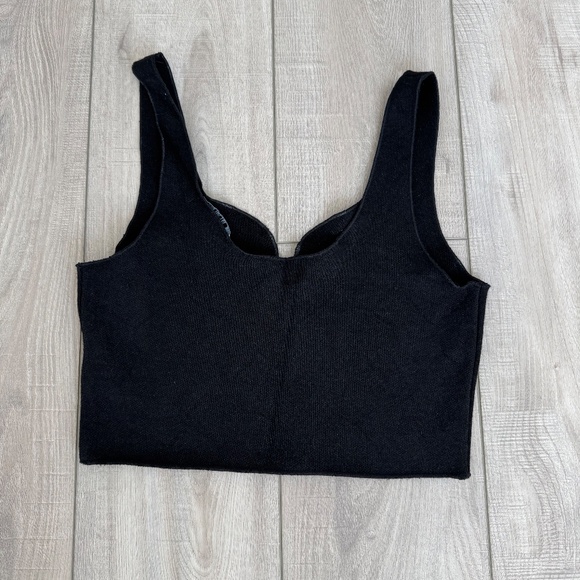 Zara's Women Black Crop Top - Picture 6 of 6